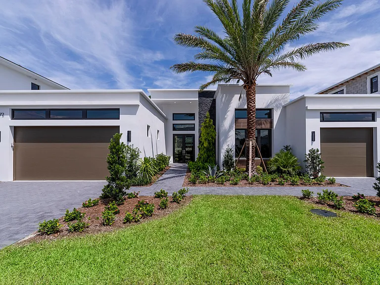 18400 Symphony Court, Jupiter, FL