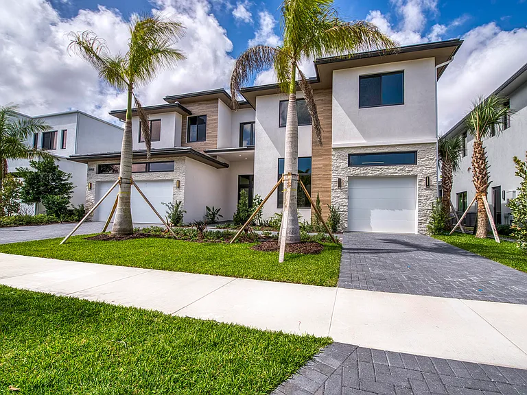 18481 Symphony Court, Jupiter, FL