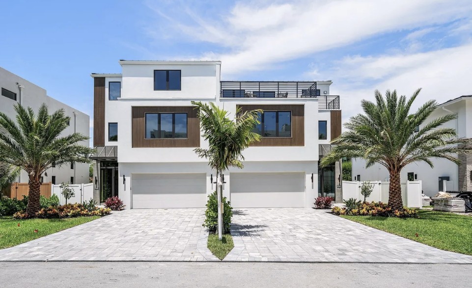 3097 Banyan Rd